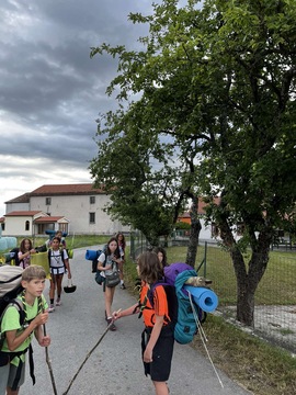 Taborniki, po prespani noči proti novim ciljem